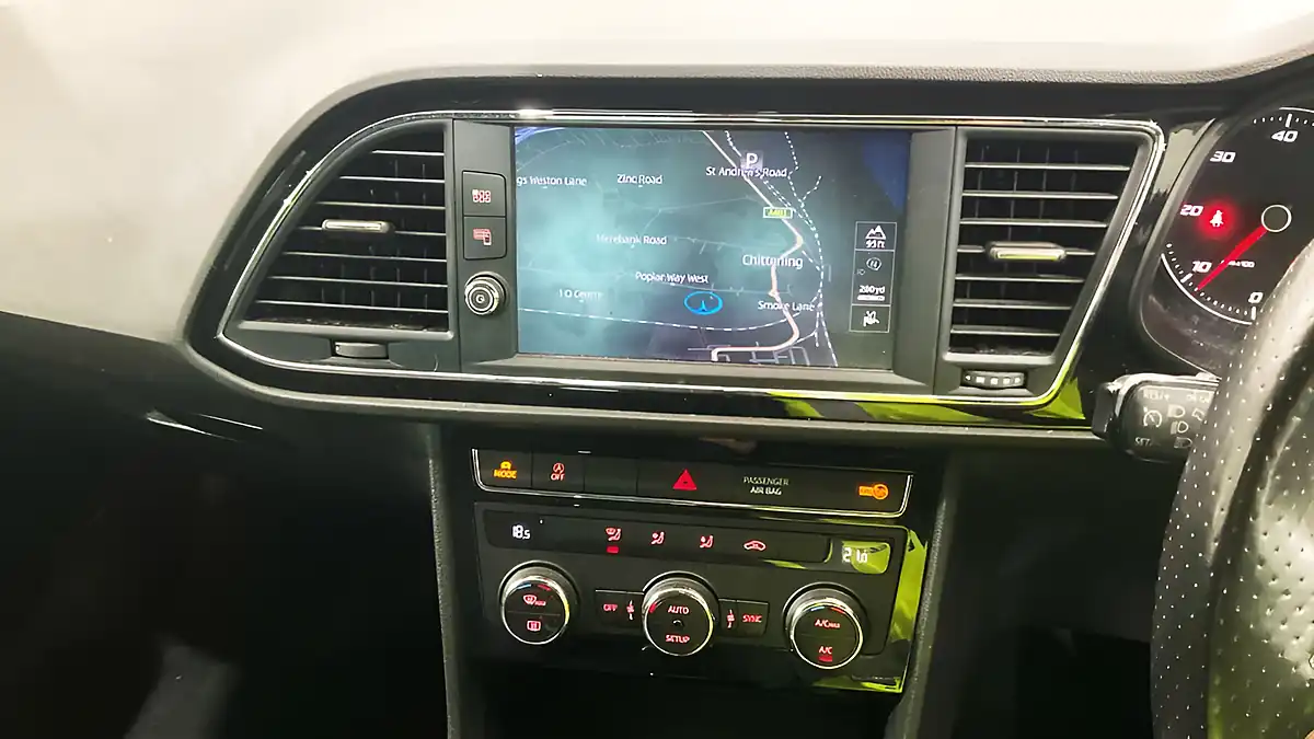 Used 2018 SEAT Leon Fr Technology Blue - Interior and Exterior details 7