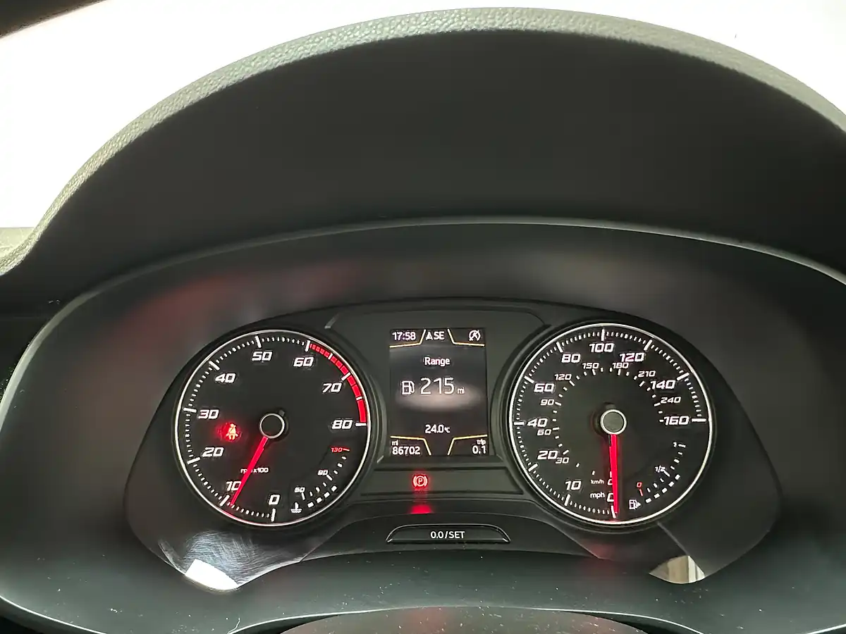 Used 2018 SEAT Leon Fr Technology Desire Red - Interior and Exterior details 10