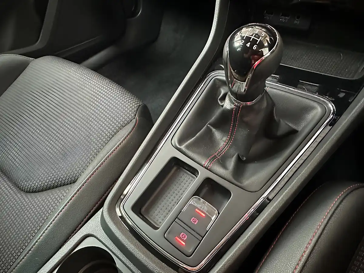 Used 2018 SEAT Leon Fr Technology Desire Red - Interior and Exterior details 15