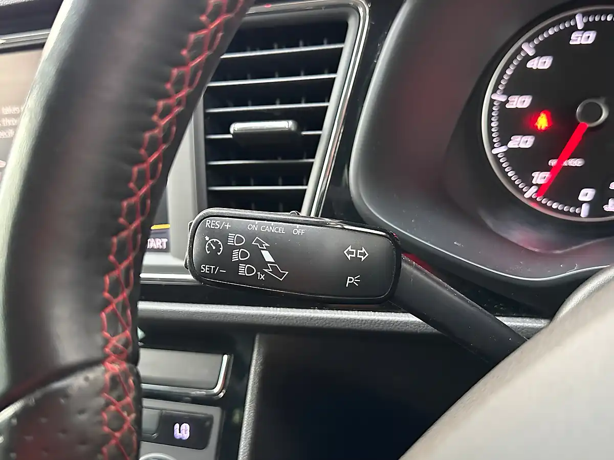 Used 2018 SEAT Leon Fr Technology Desire Red - Interior and Exterior details 18