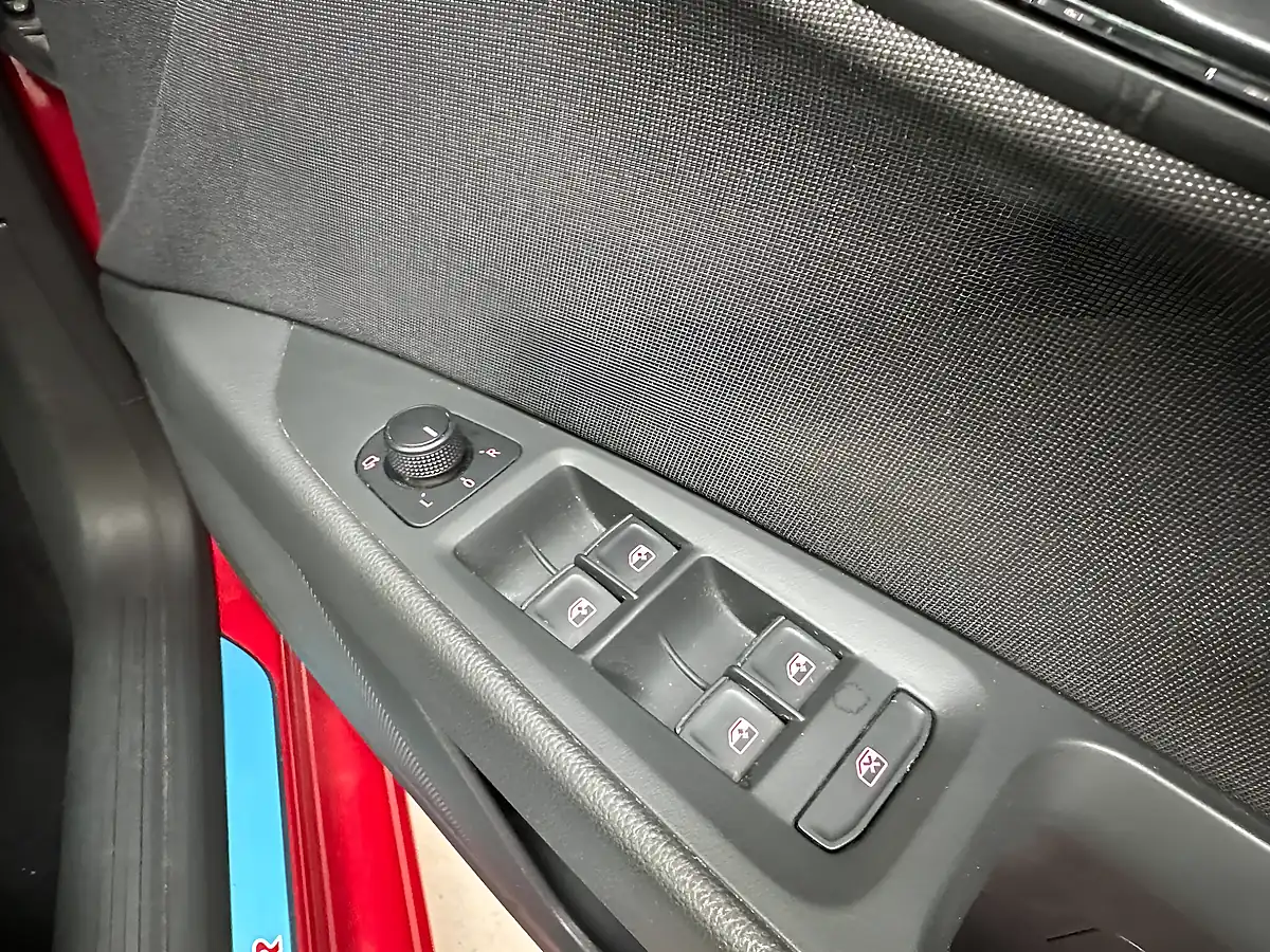 Used 2018 SEAT Leon Fr Technology Desire Red - Interior and Exterior details 19