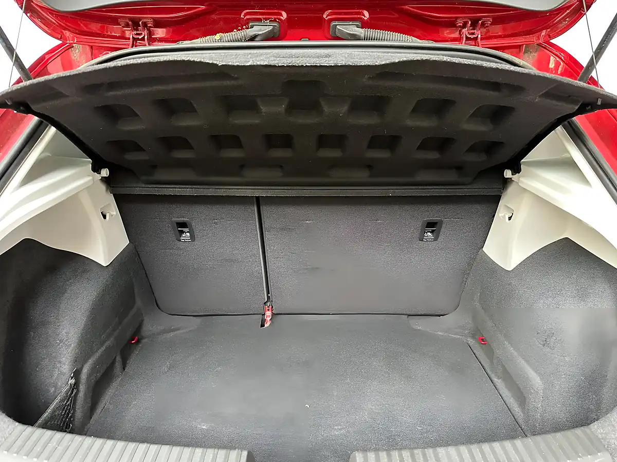Used 2018 SEAT Leon Fr Technology Desire Red - Interior and Exterior details 20