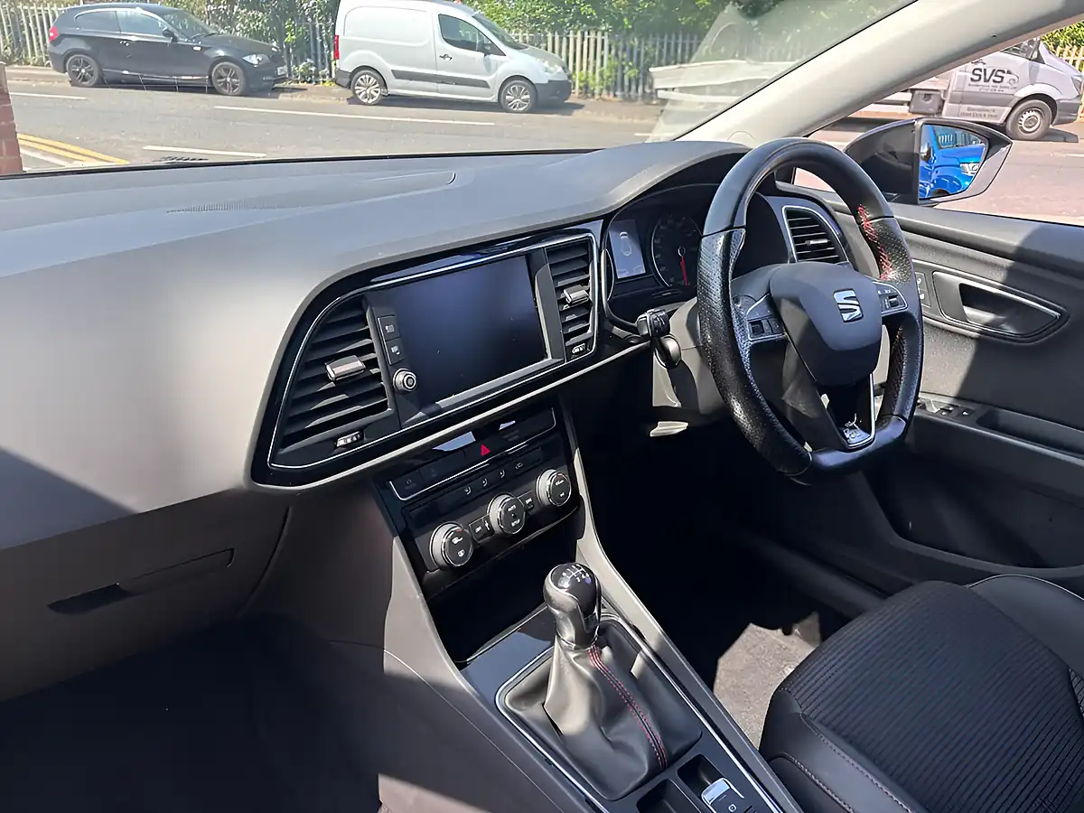 Used 2018 SEAT Leon Fr Technology Grey - Interior and Exterior details 14