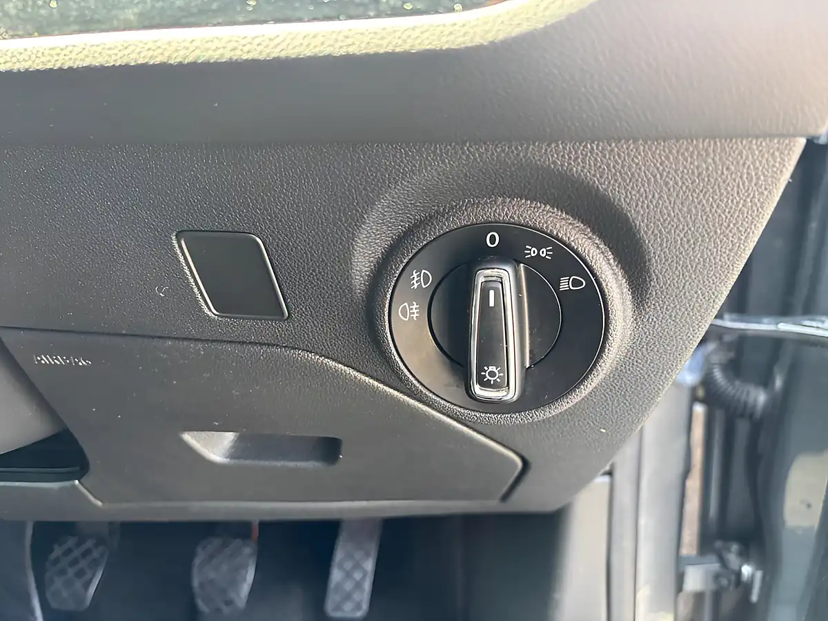 Used 2018 SEAT Leon Fr Technology Grey - Interior and Exterior details 16