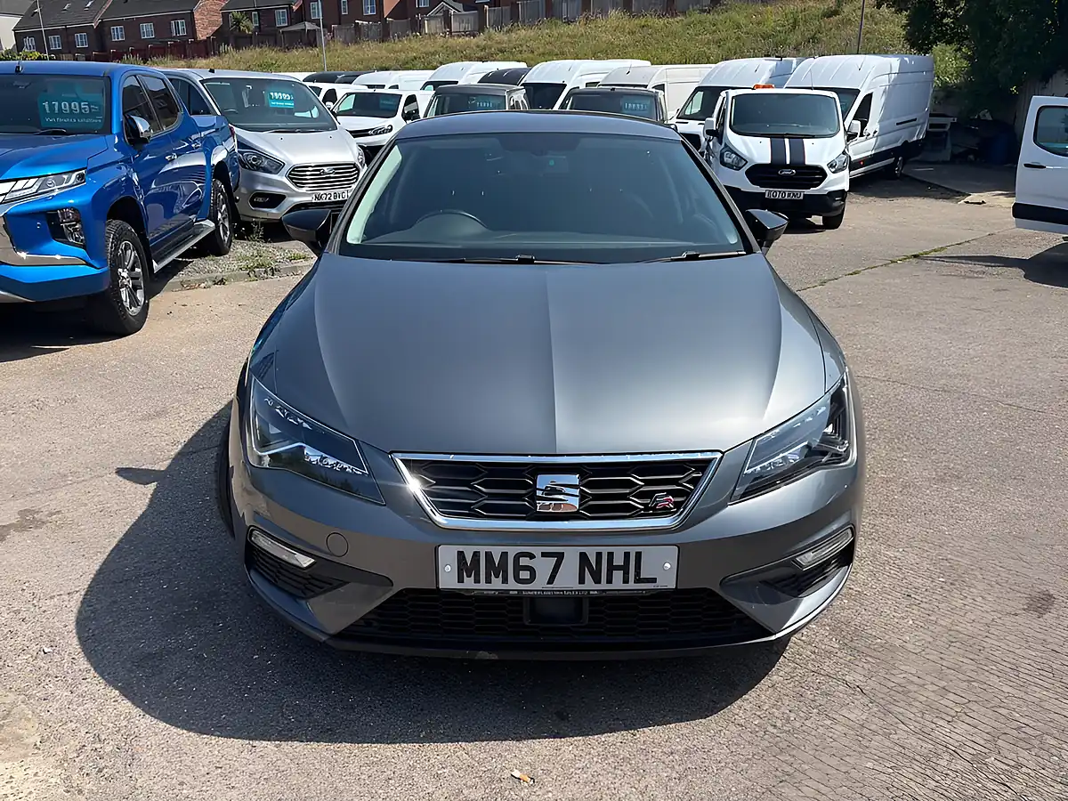 Used 2018 SEAT Leon Fr Technology Grey - Interior and Exterior details 4