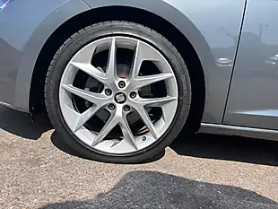 Used 2018 SEAT Leon Fr Technology Grey - Interior and Exterior details 5