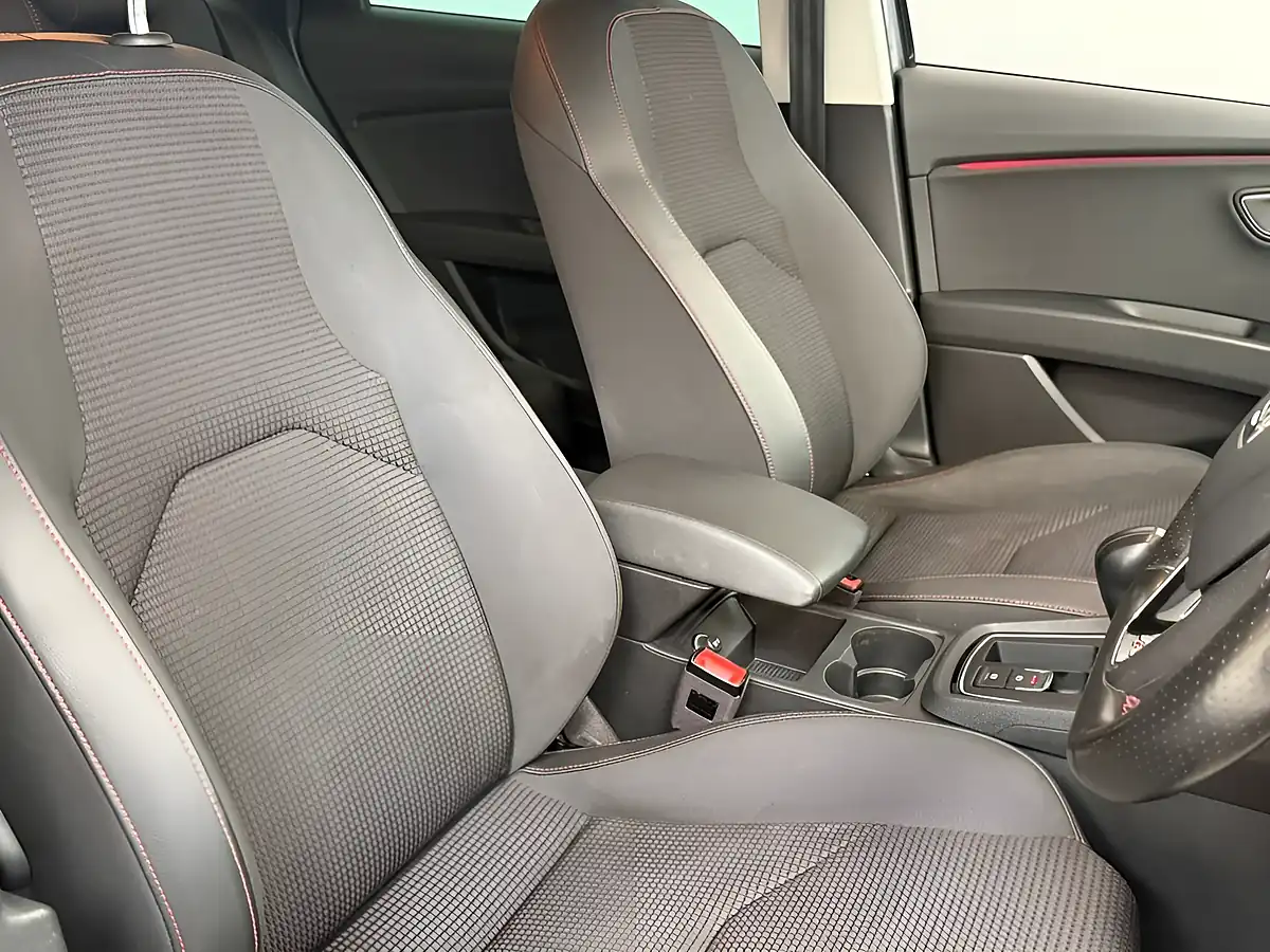 Used 2018 SEAT Leon Fr Technology Grey - Interior and Exterior details 4