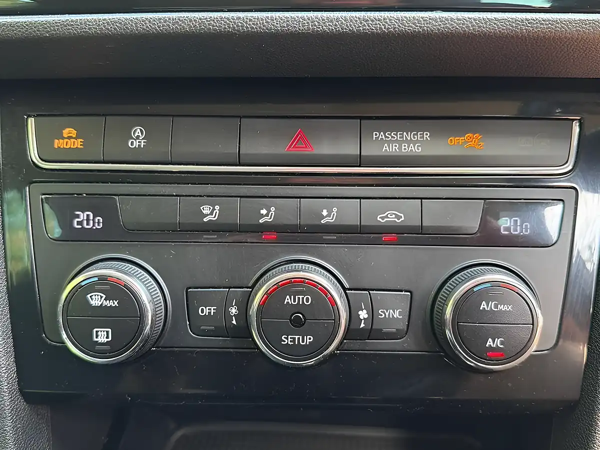 Used 2018 SEAT Leon Fr Technology Grey - Interior and Exterior details 16