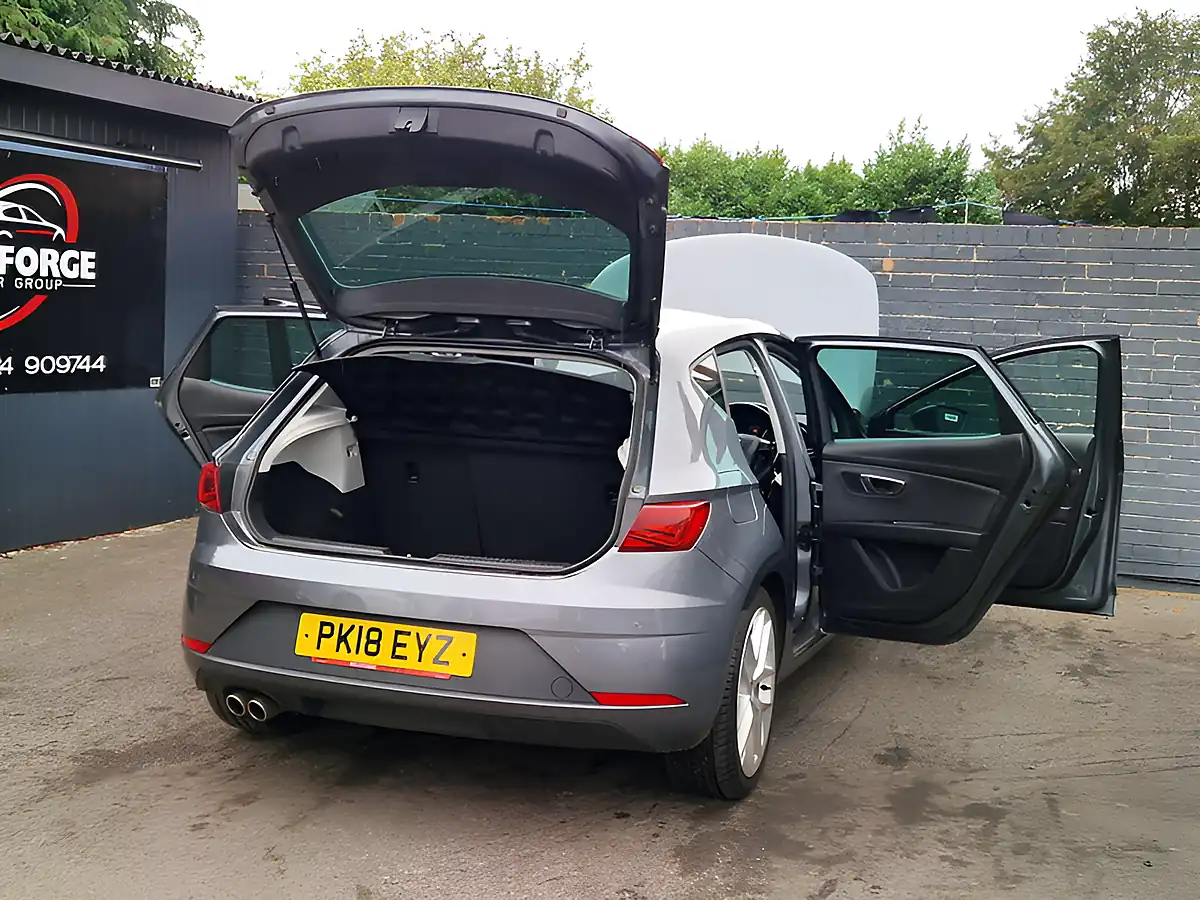 Used 2018 SEAT Leon Fr Technology Grey - Interior and Exterior details 12
