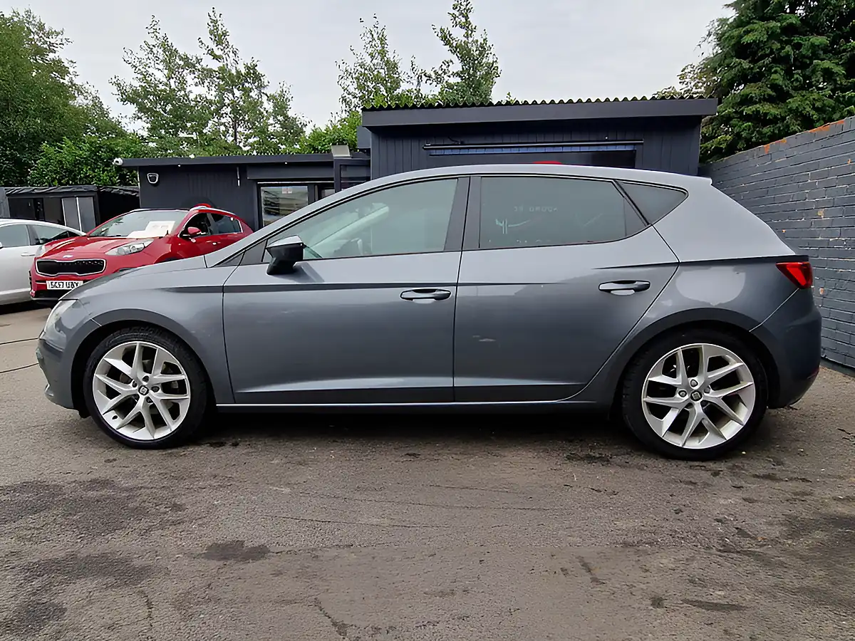 Used 2018 SEAT Leon Fr Technology Grey - Interior and Exterior details 6