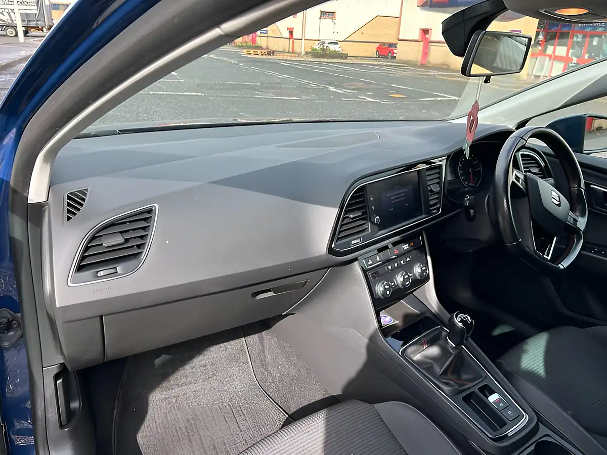 Used 2018 SEAT Leon Fr Technology Mediterranean Blue - Interior and Exterior details 11