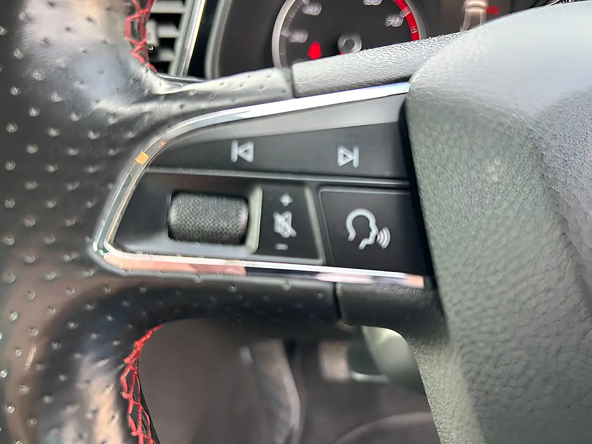 Used 2018 SEAT Leon Fr Technology Mediterranean Blue - Interior and Exterior details 17