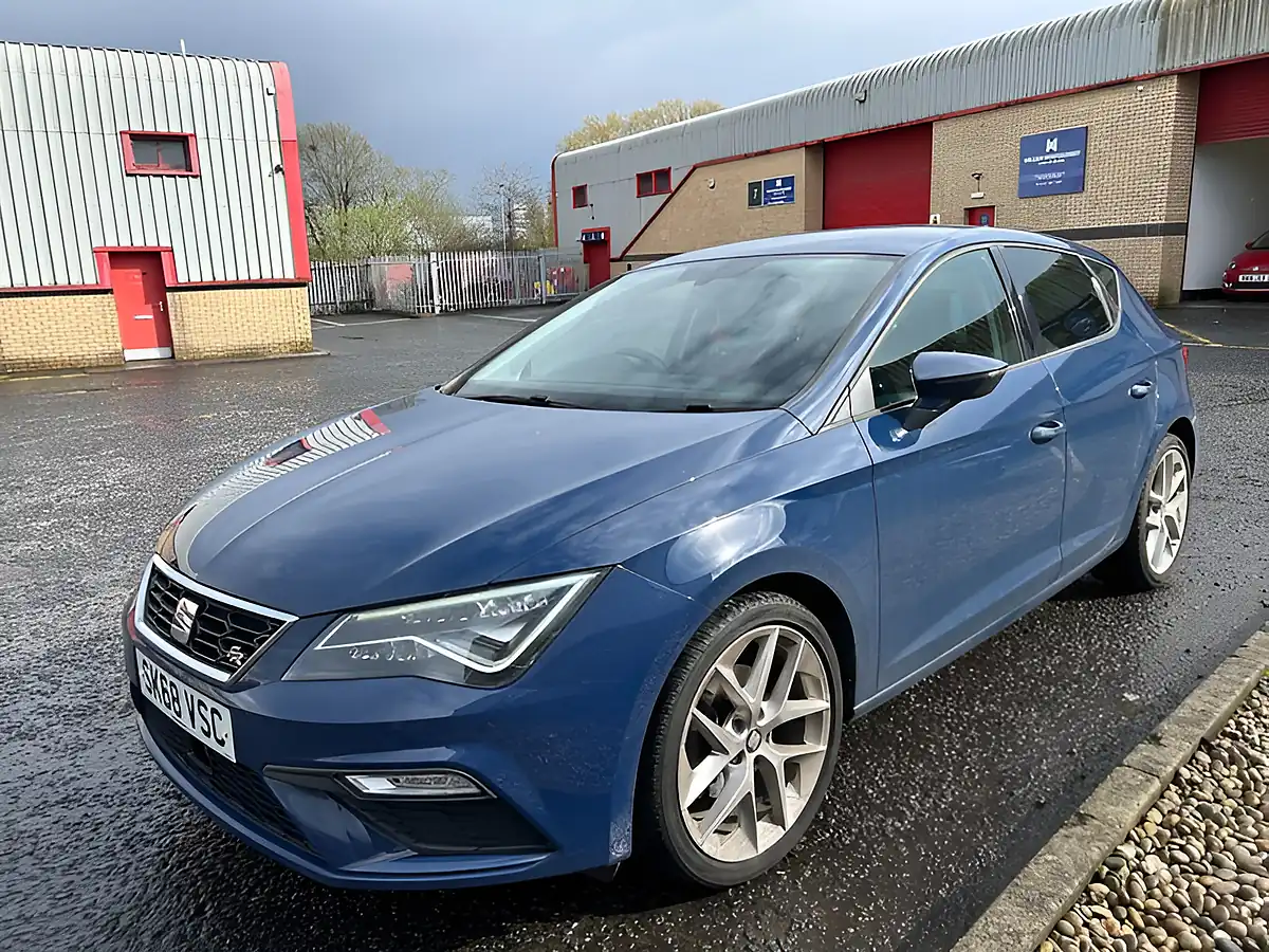 Used 2018 SEAT Leon Fr Technology Mediterranean Blue - Interior and Exterior details 5