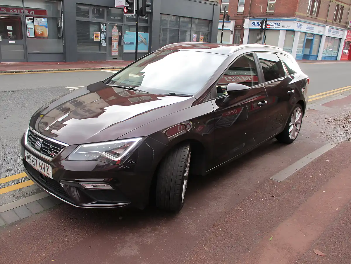 Used 2018 SEAT Leon Fr Technology Purple - Interior and Exterior details 3