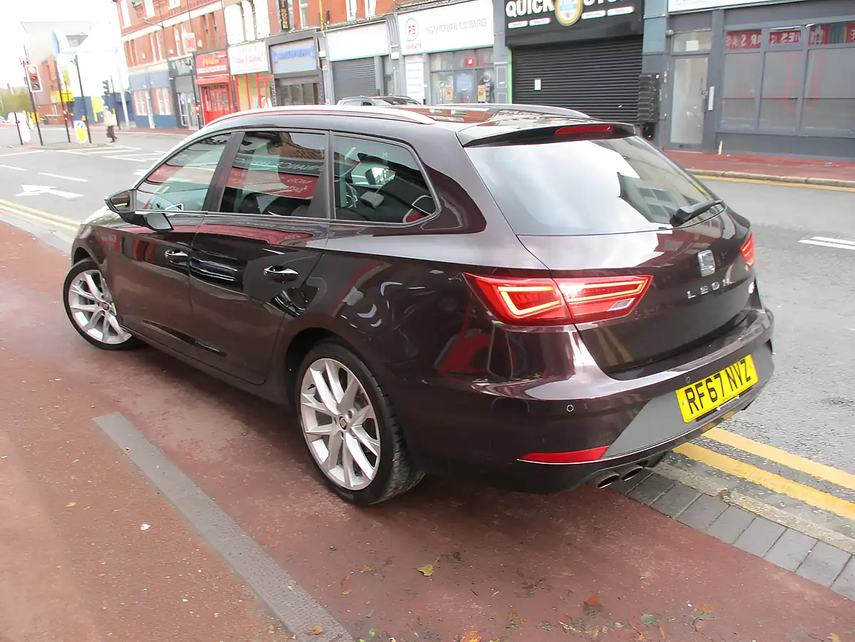 Used 2018 SEAT Leon Fr Technology Purple - Interior and Exterior details 4