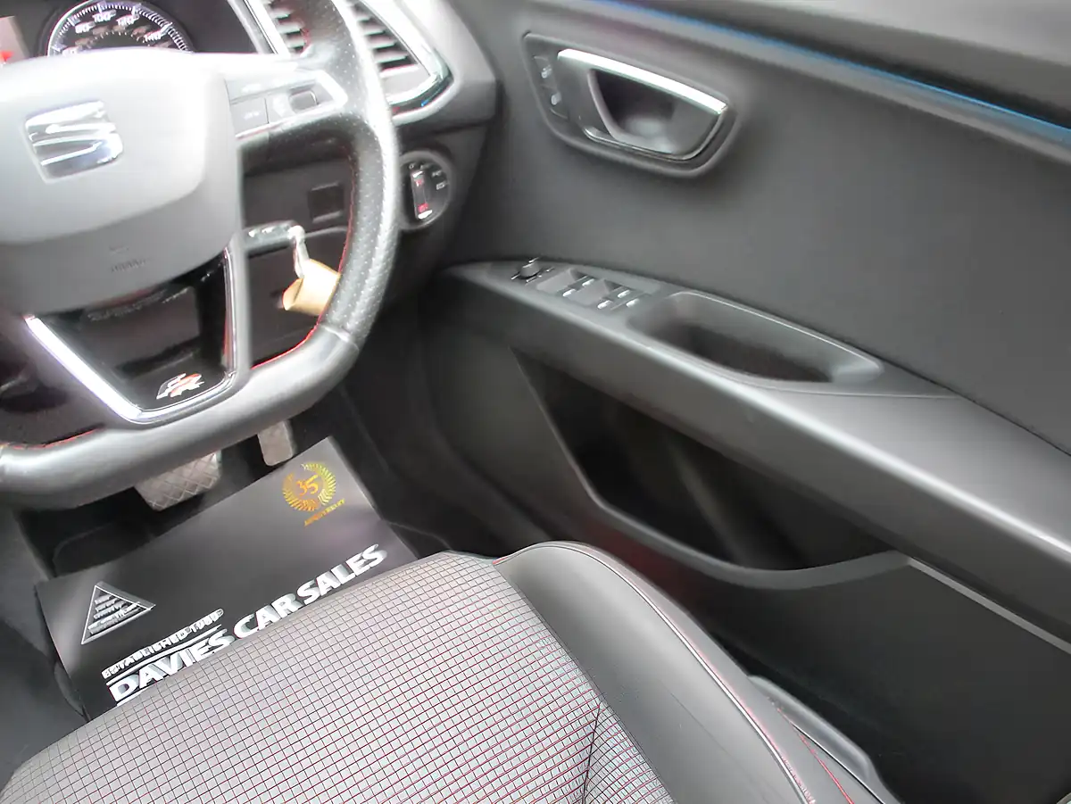 Used 2018 SEAT Leon Fr Technology Purple - Interior and Exterior details 9