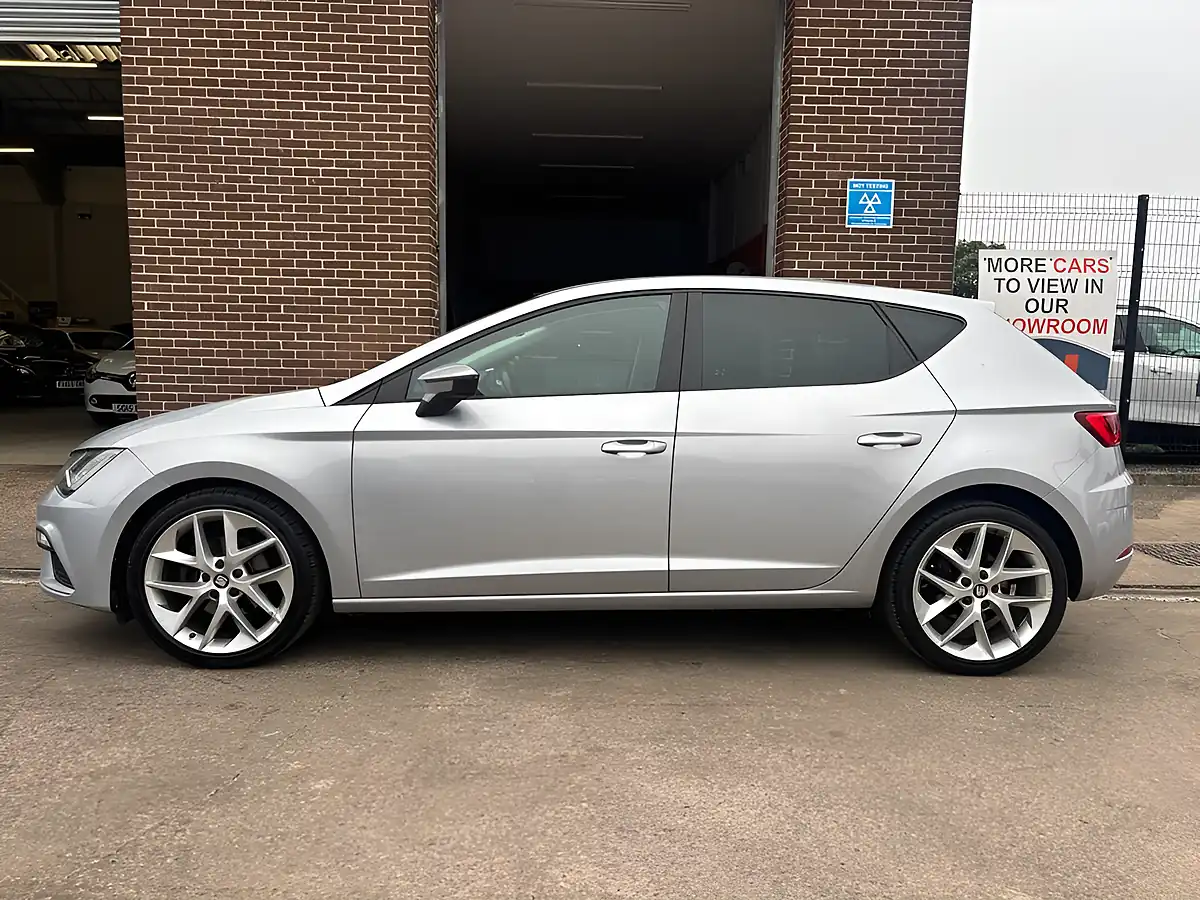 Used 2018 SEAT Leon Fr Technology Silver - Interior and Exterior details 4