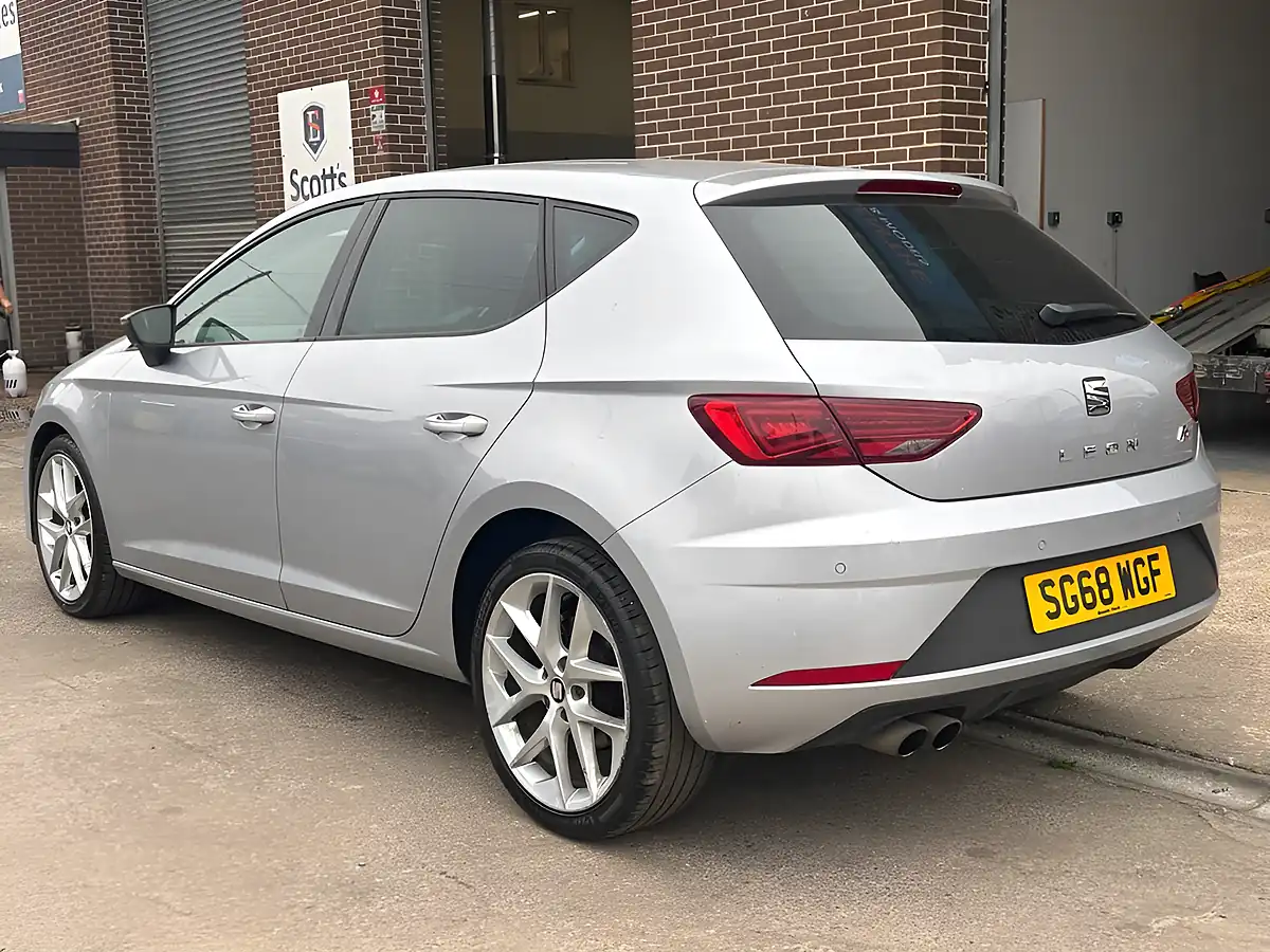 Used 2018 SEAT Leon Fr Technology Silver - Interior and Exterior details 5