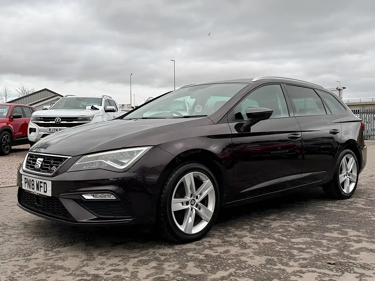 Used 2018 SEAT Leon Fr Technology ST Boheme Purple - Interior and Exterior details 3