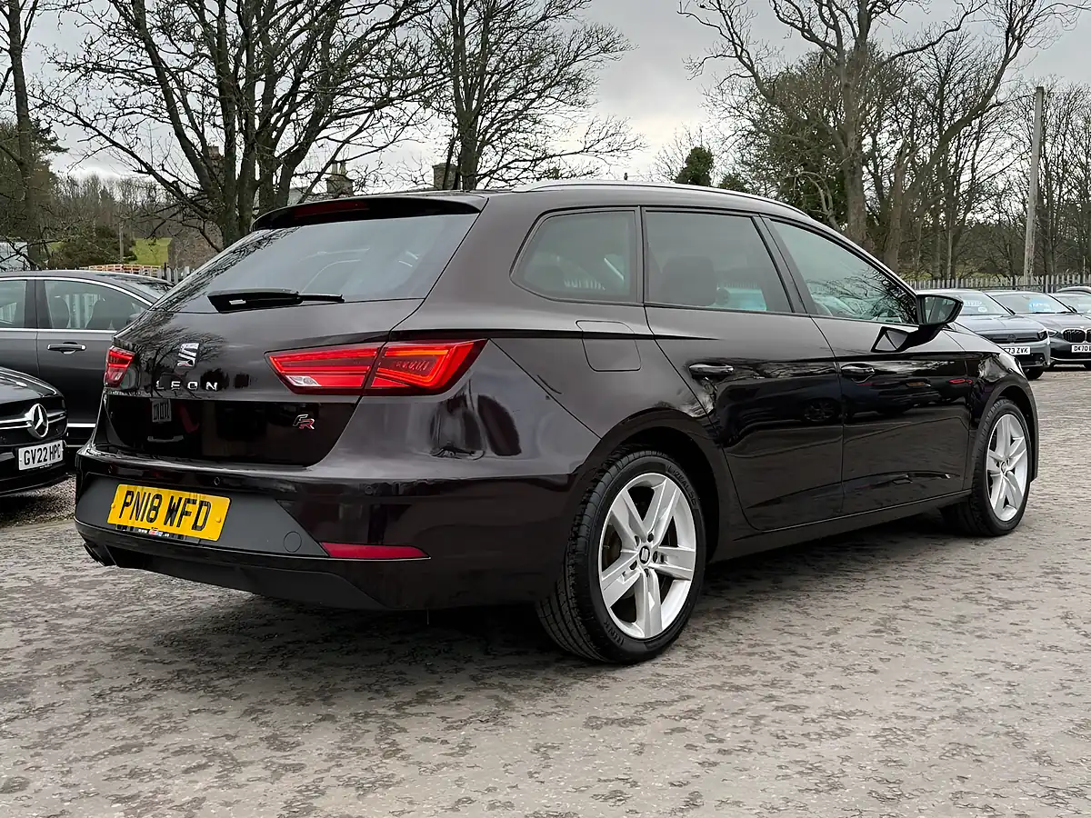 Used 2018 SEAT Leon Fr Technology ST Boheme Purple - Interior and Exterior details 5