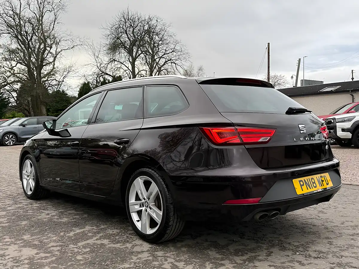 Used 2018 SEAT Leon Fr Technology ST Boheme Purple - Interior and Exterior details 7