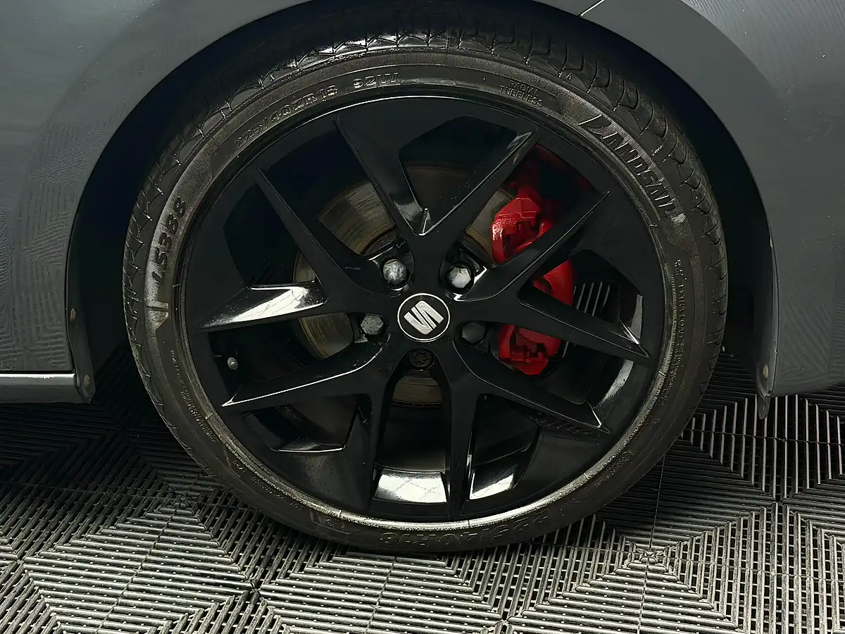 Used 2018 SEAT Leon Fr Technology ST Grey - Interior and Exterior details 13