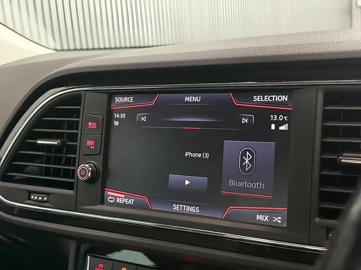 Used 2018 SEAT Leon Fr Technology ST Grey - Interior and Exterior details 14