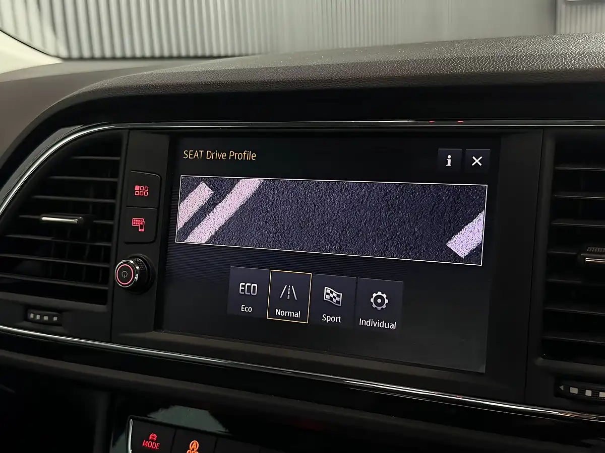 Used 2018 SEAT Leon Fr Technology ST Grey - Interior and Exterior details 17