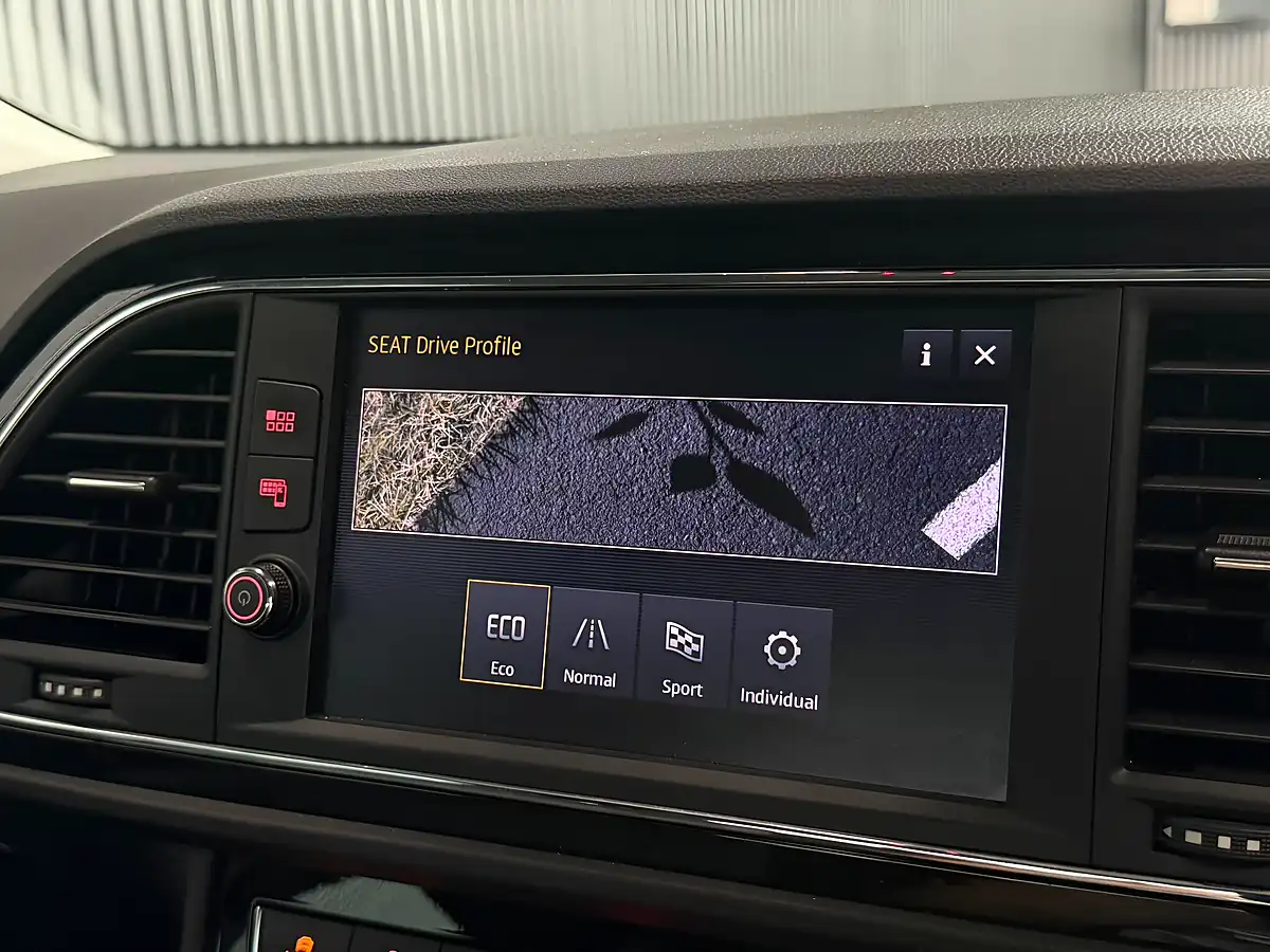 Used 2018 SEAT Leon Fr Technology ST Grey - Interior and Exterior details 18