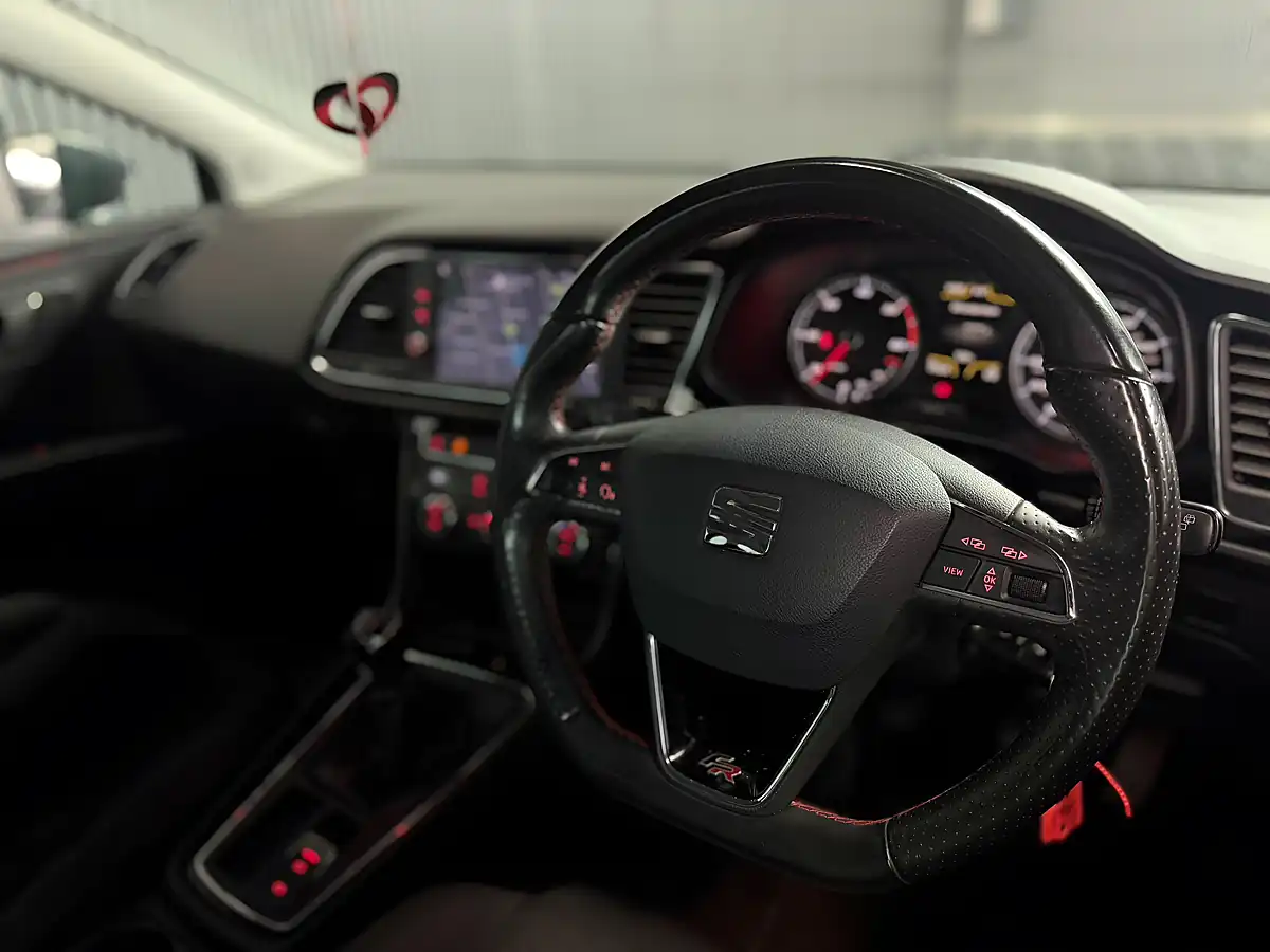 Used 2018 SEAT Leon Fr Technology ST Grey - Interior and Exterior details 19