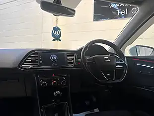 Used 2018 SEAT Leon Fr Technology White - Interior and Exterior details 10