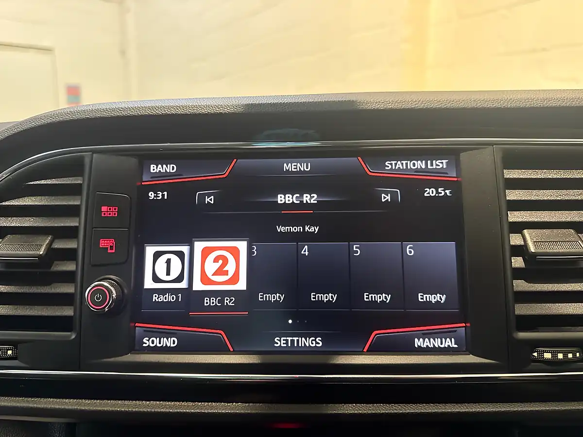 Used 2018 SEAT Leon Fr Technology White - Interior and Exterior details 18