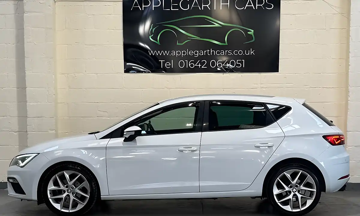 Used 2018 SEAT Leon Fr Technology White - Interior and Exterior details 6