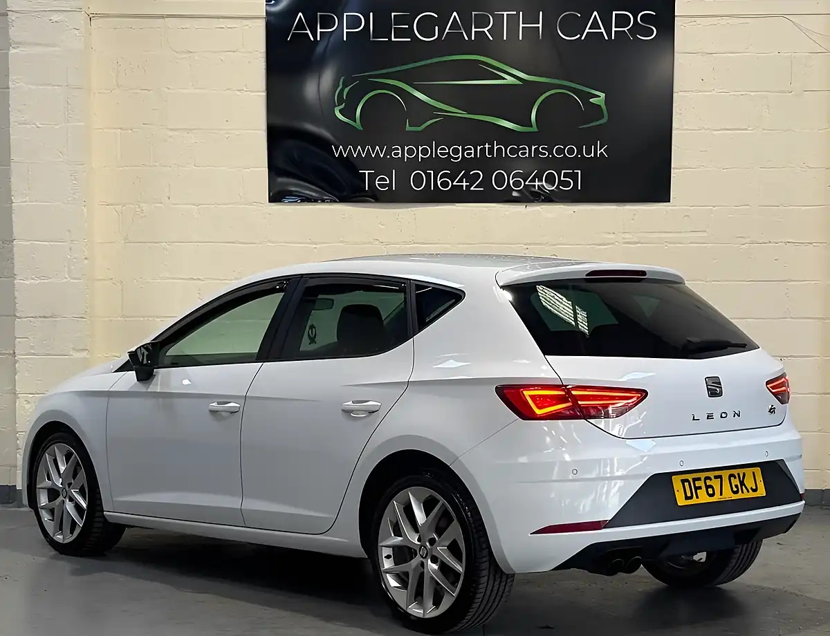 Used 2018 SEAT Leon Fr Technology White - Interior and Exterior details 7