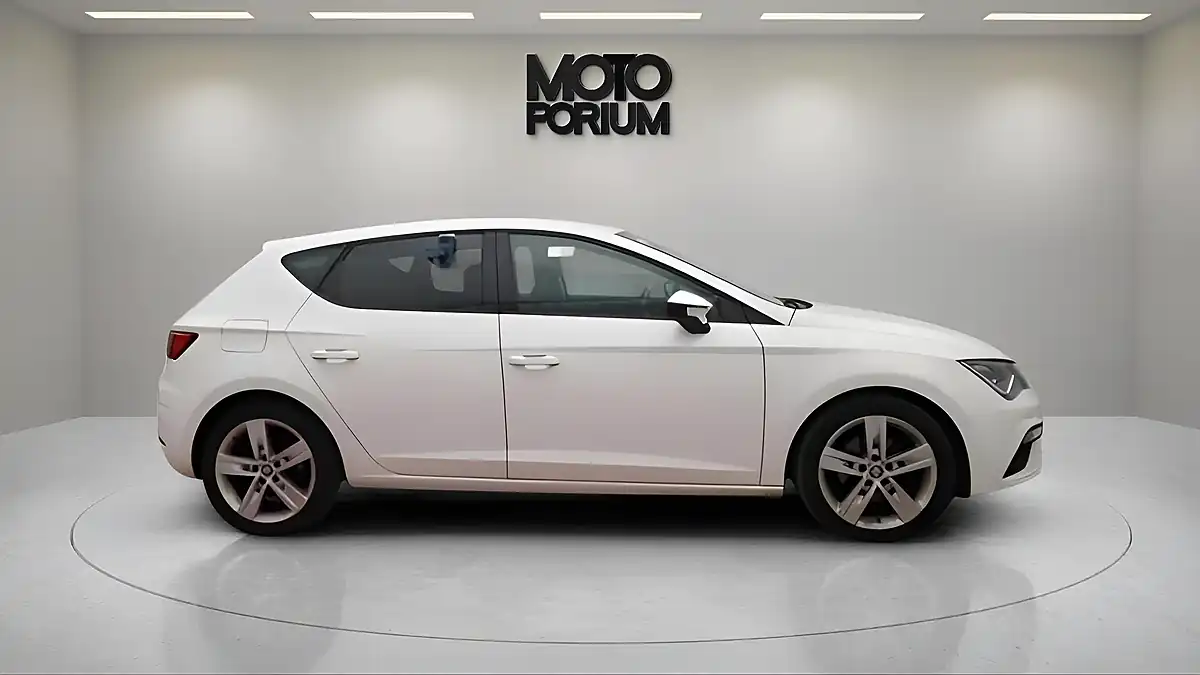 Used 2018 SEAT Leon Fr White - Interior and Exterior details 3