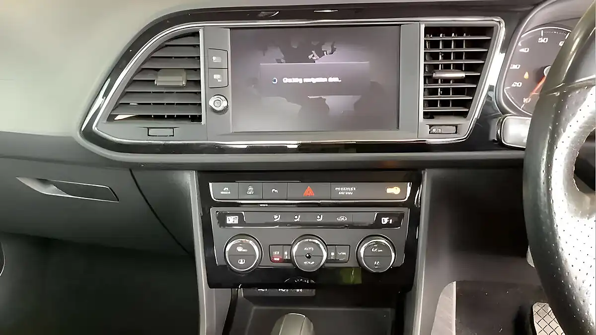 Used 2018 SEAT Leon Fr White - Interior and Exterior details 7