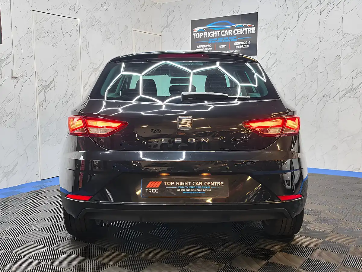Used 2018 SEAT Leon Se Dynamic Black - Interior and Exterior details 6