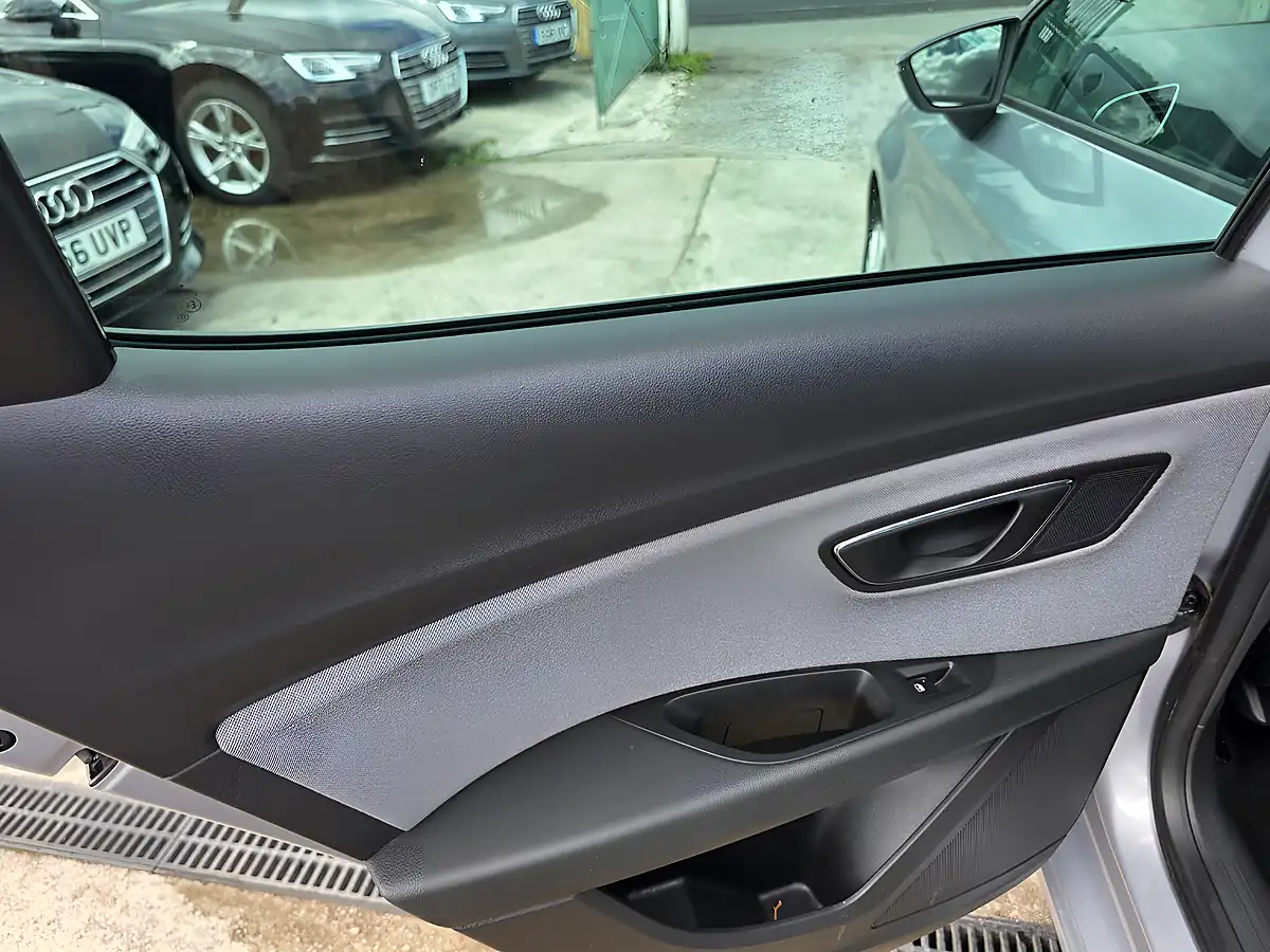 Used 2018 SEAT Leon Se Dynamic Silver - Interior and Exterior details 15