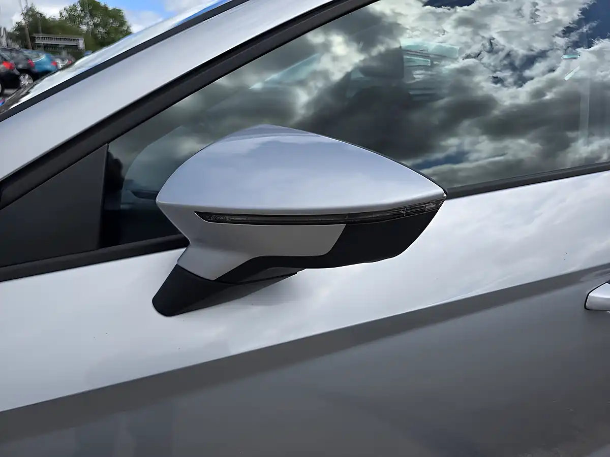 Used 2018 SEAT Leon Se Dynamic Silver - Interior and Exterior details 16