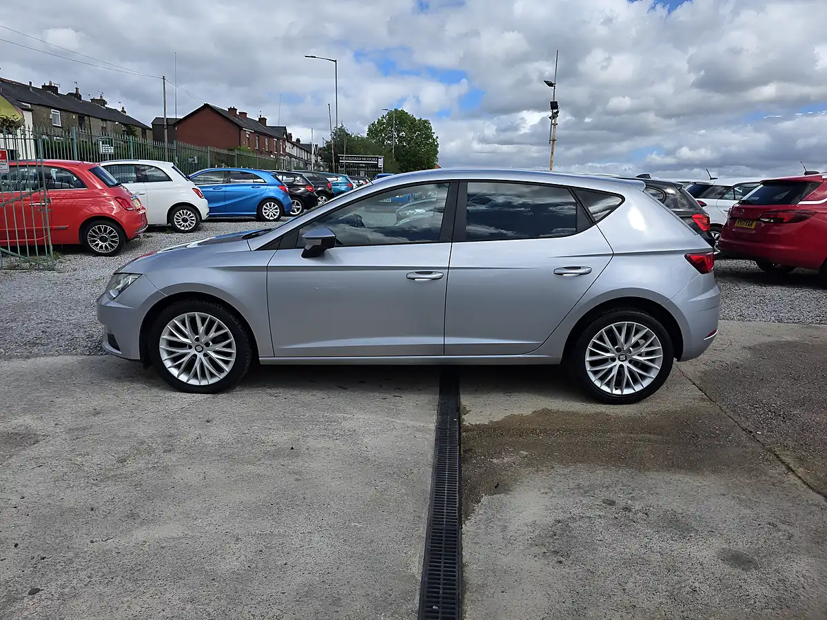Used 2018 SEAT Leon Se Dynamic Silver - Interior and Exterior details 5