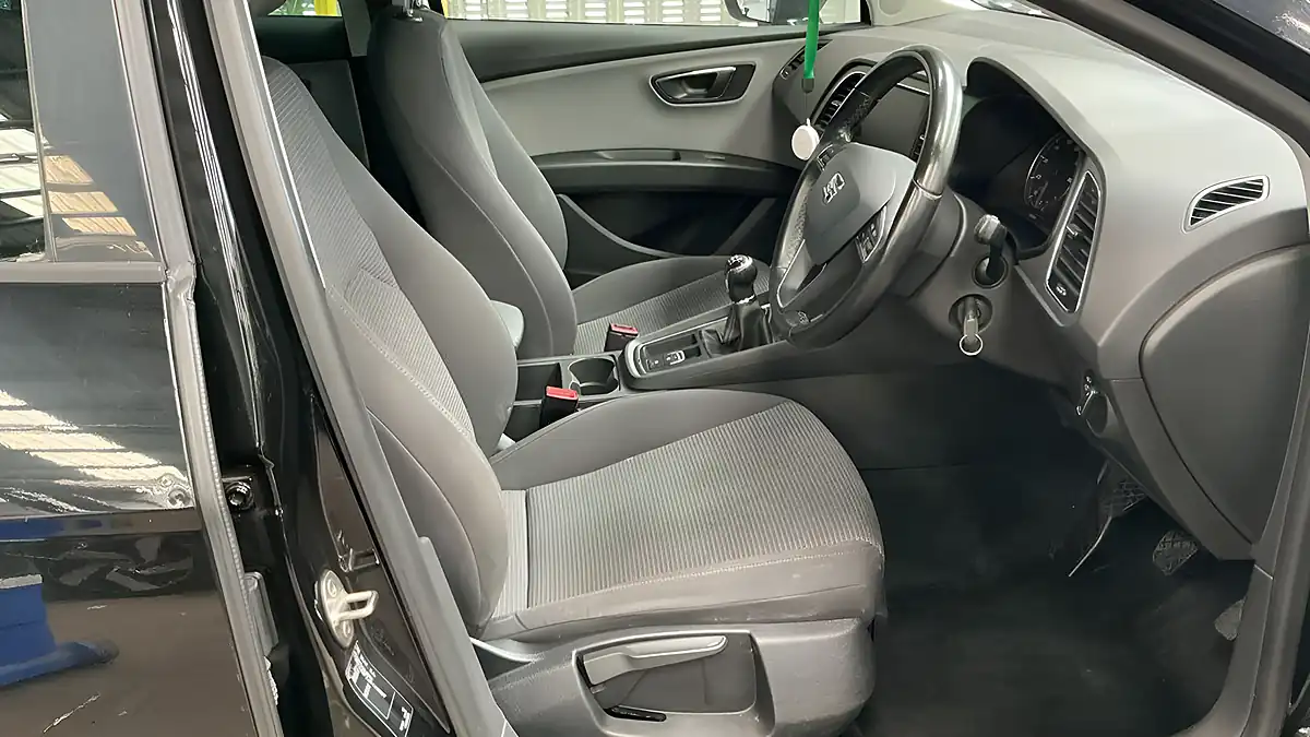 Used 2018 SEAT Leon Se Dynamic Technology Black - Interior and Exterior details 11