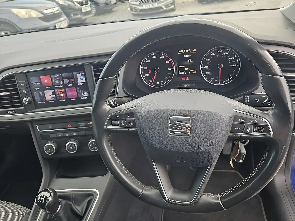 Used 2018 SEAT Leon Se Dynamic Technology Blue - Interior and Exterior details 11