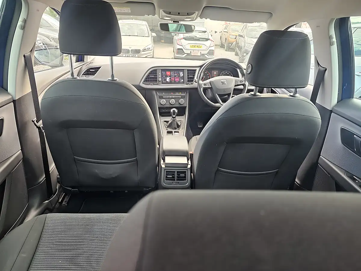 Used 2018 SEAT Leon Se Dynamic Technology Blue - Interior and Exterior details 12