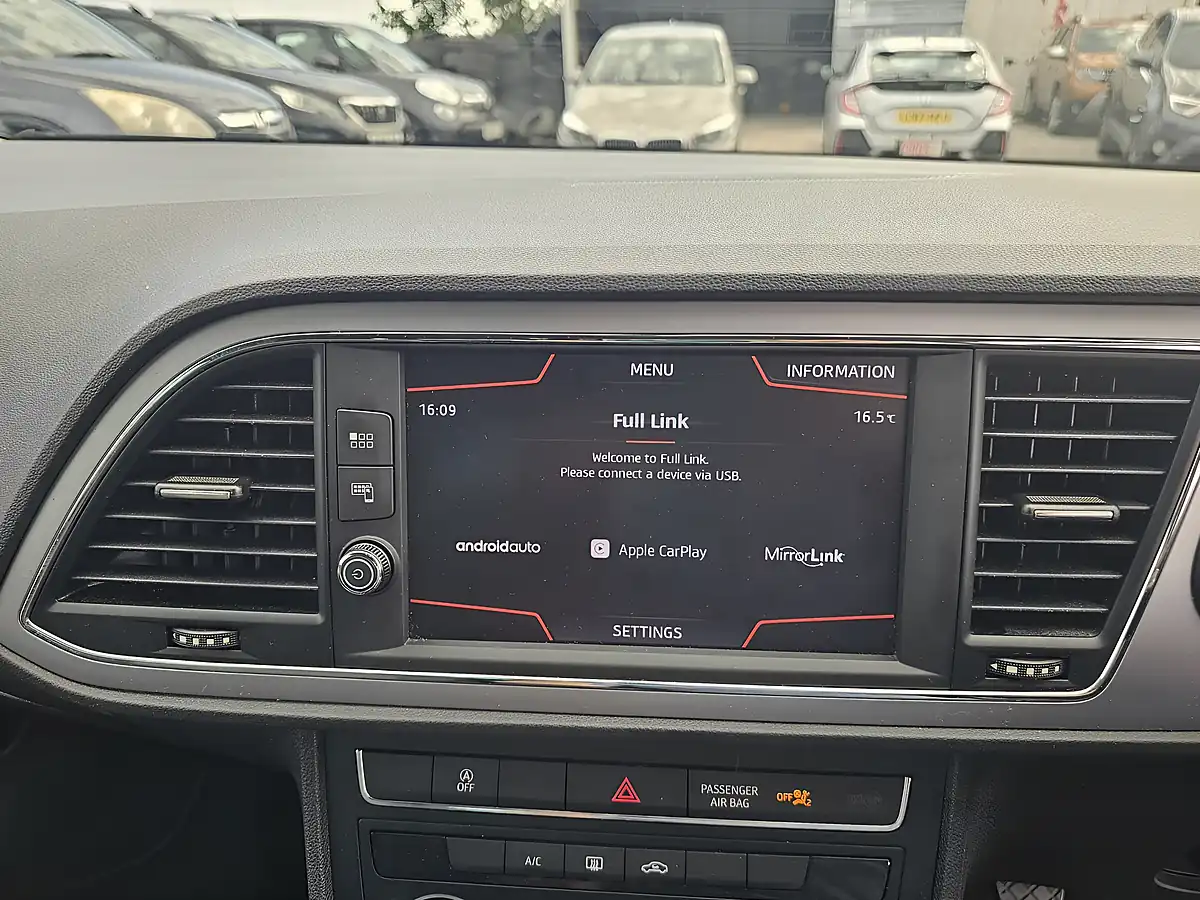 Used 2018 SEAT Leon Se Dynamic Technology Blue - Interior and Exterior details 14