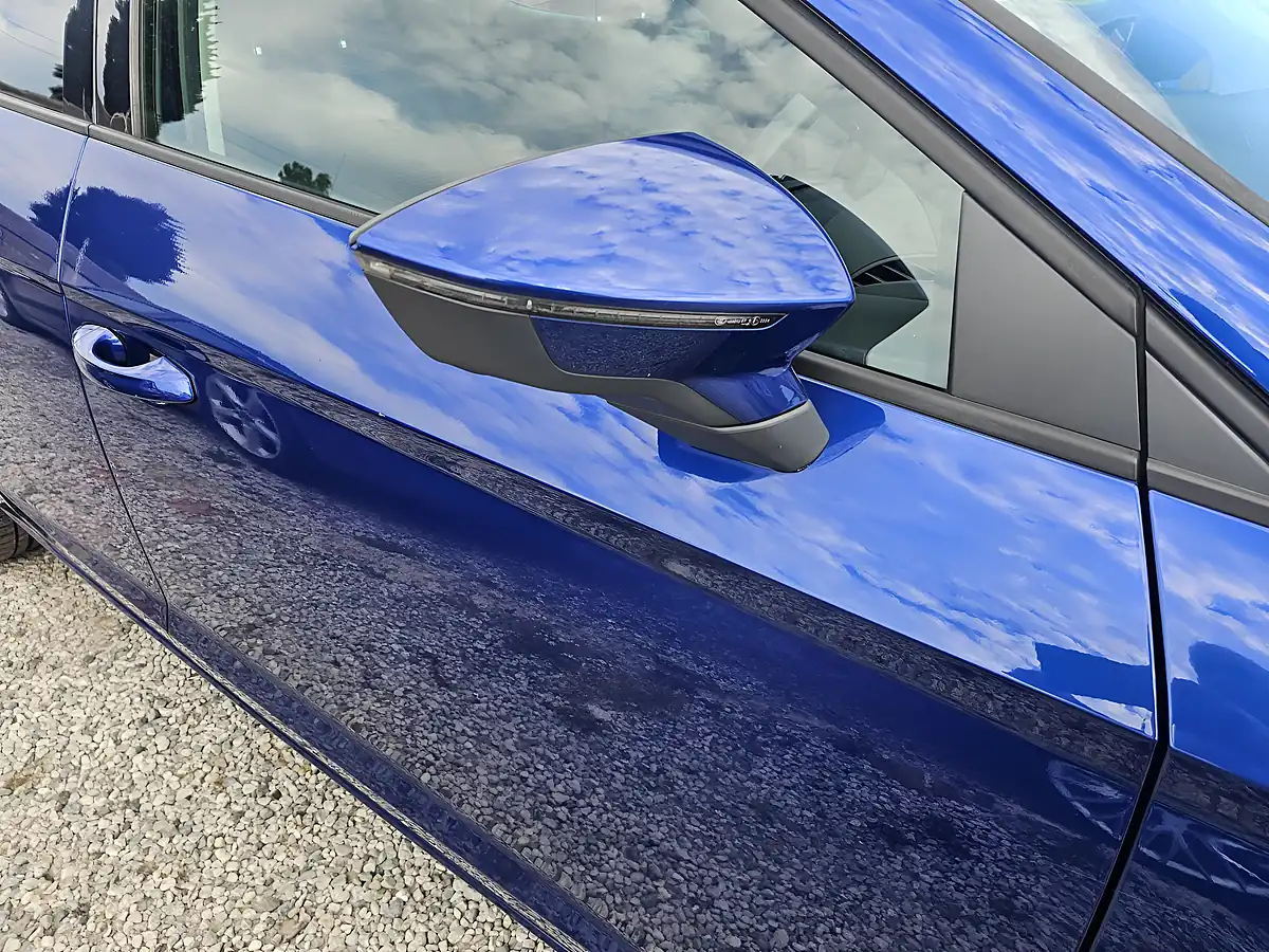 Used 2018 SEAT Leon Se Dynamic Technology Blue - Interior and Exterior details 19