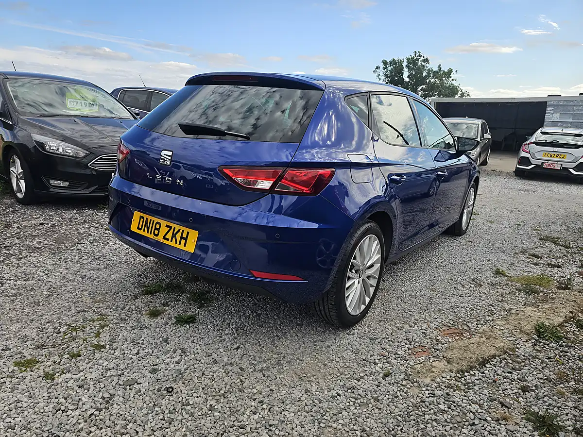 Used 2018 SEAT Leon Se Dynamic Technology Blue - Interior and Exterior details 5