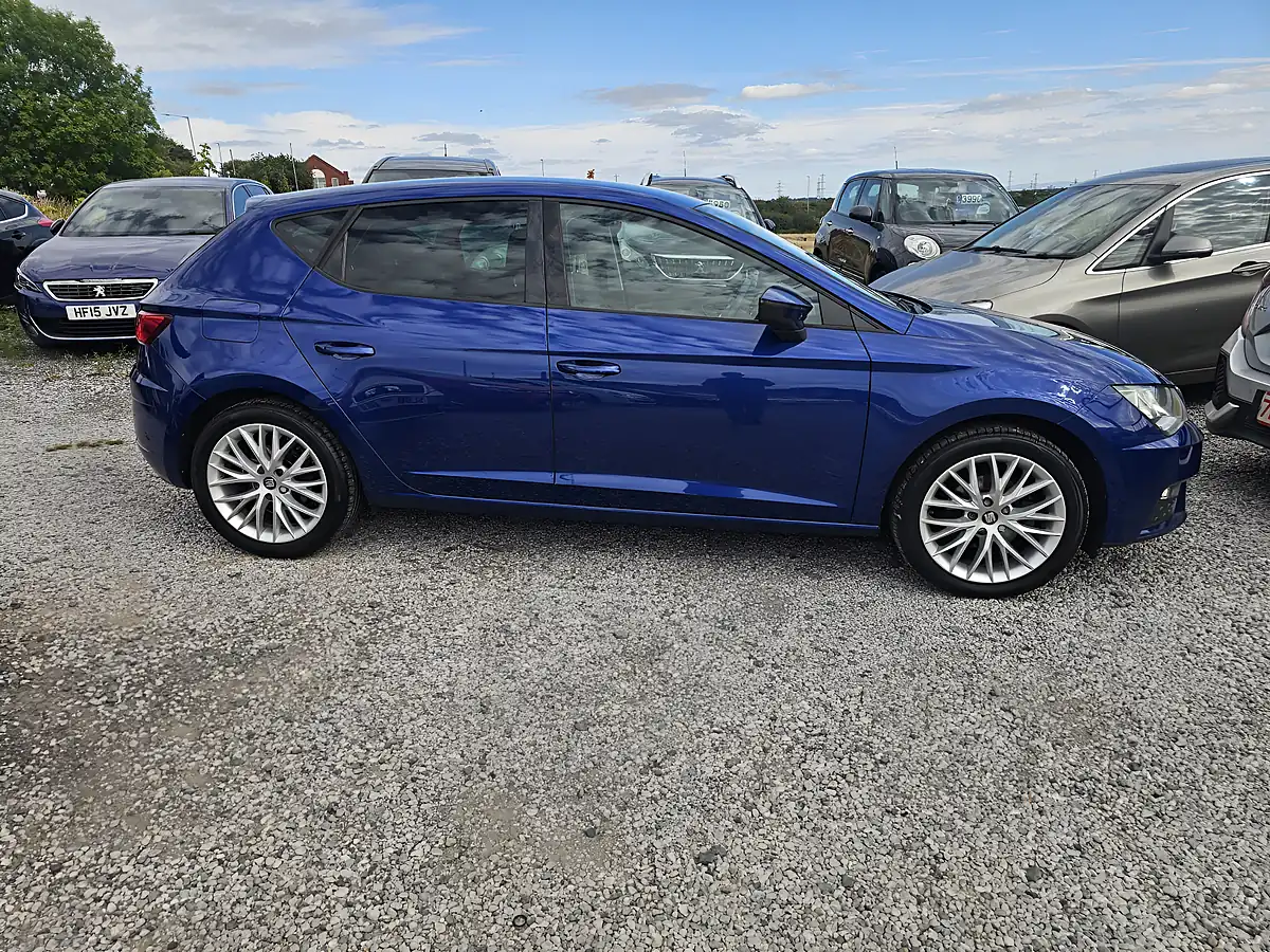 Used 2018 SEAT Leon Se Dynamic Technology Blue - Interior and Exterior details 7