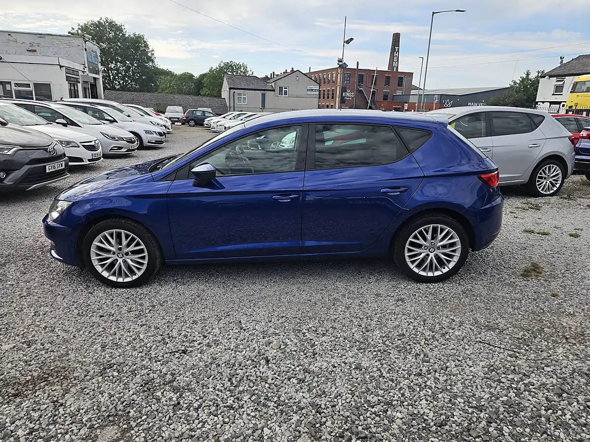 Used 2018 SEAT Leon Se Dynamic Technology Blue - Interior and Exterior details 8