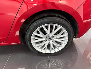 Used 2018 SEAT Leon Se Dynamic Technology Red - Interior and Exterior details 10