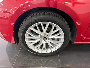 Used 2018 SEAT Leon Se Dynamic Technology Red - Interior and Exterior details 12